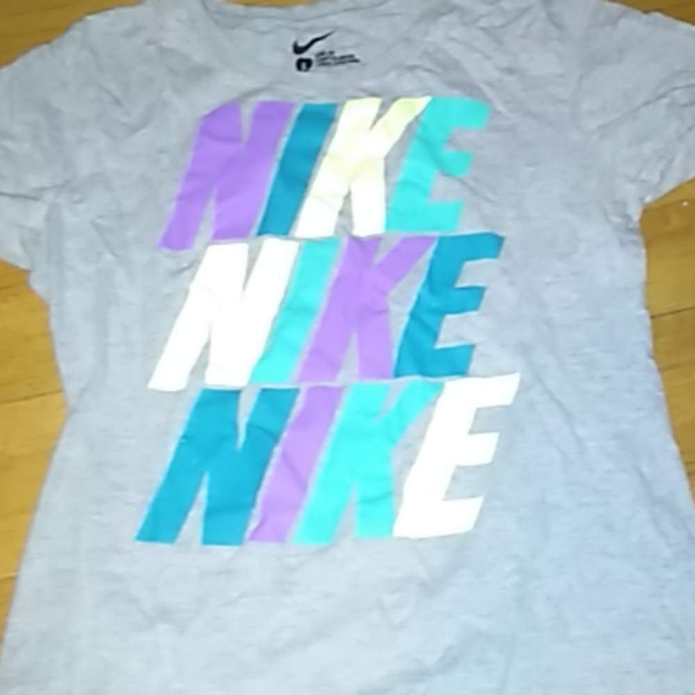 Nike Tee ( ◜‿◝ )♡